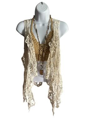 Boho Crochet Knit Crop Top with Lace Vest - Cream & Tan.  CL/Gr03